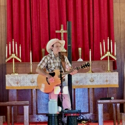 Rusty Rierson delivered an inspiring show filled with gospel, country, oldies, and a touch of comedy